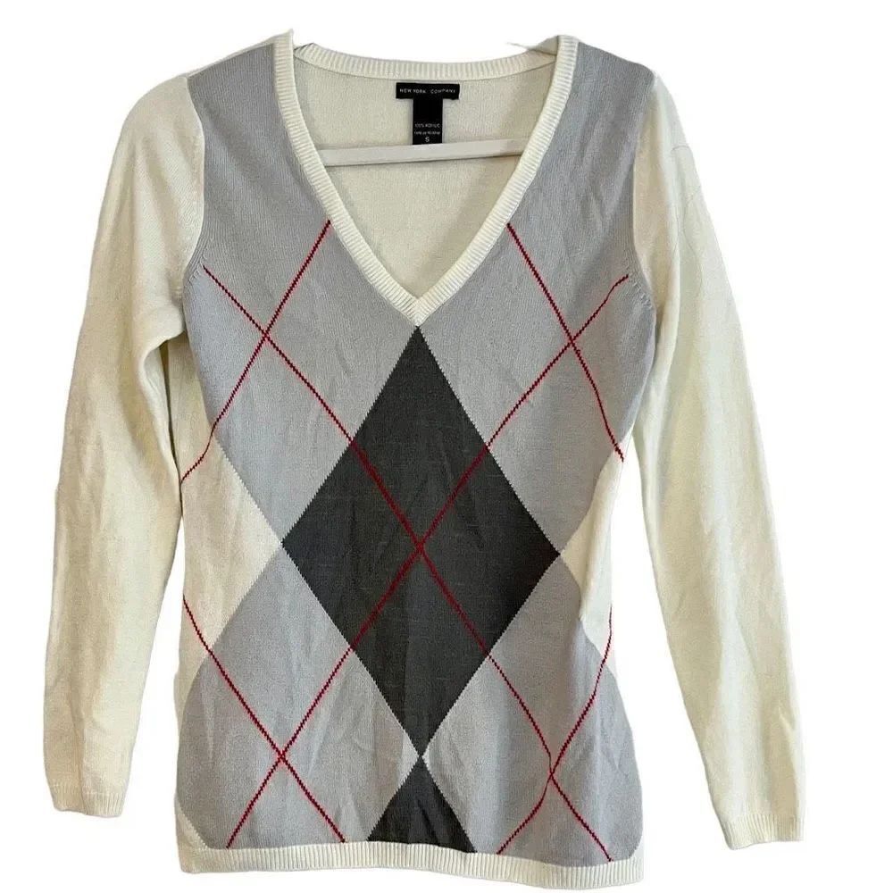 New York & Co. Argyle V-Neck Sweater Small